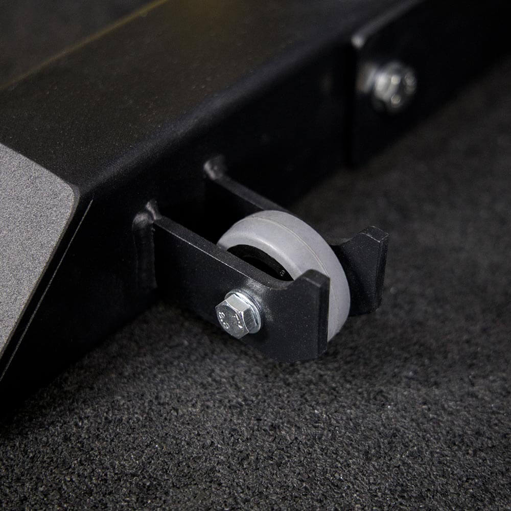 Rollbare flexible Hantelbank in einem Homegym-Umfeld