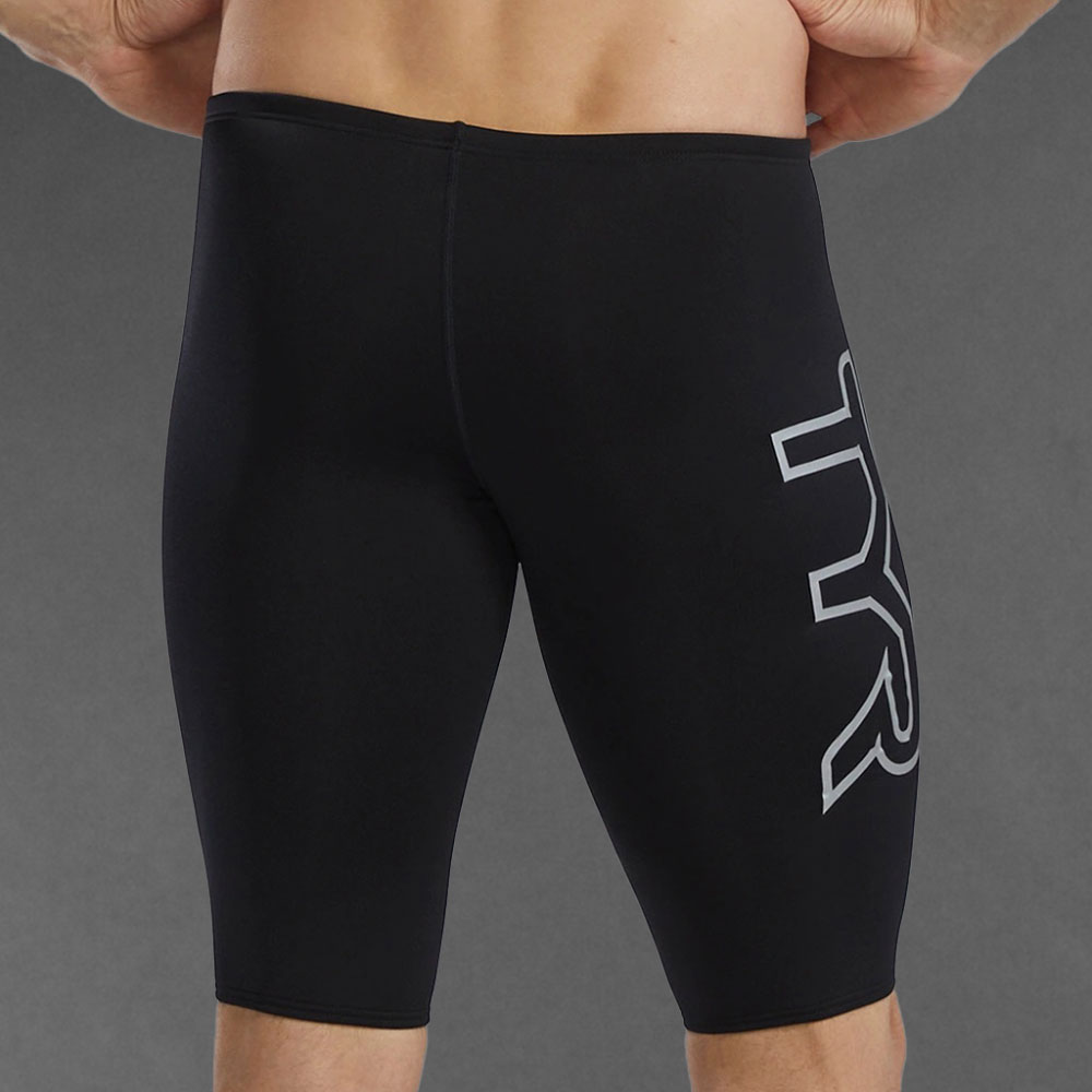 TYR Jammer Badehose in schlankem Design.